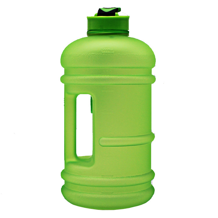 Wholesale of large-capacity sports plastic water bottles made of outdoor PETG material. 2.2L fitness water cups in matte color full figure