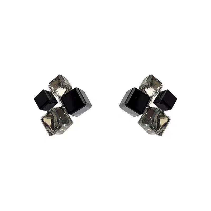 Douyin's best-selling geometric square three-dimensional dreamy crystal stud earrings, high-end gradient color cube sugar versatile earrings Item Picture