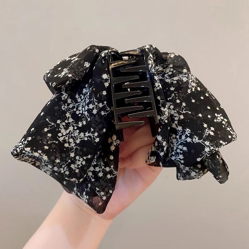 Exquisite small floral pinch princess-style sweet hair clip to increase hair volume, retro and fashionable shark clip women's pearl hair accessory Specification drawing