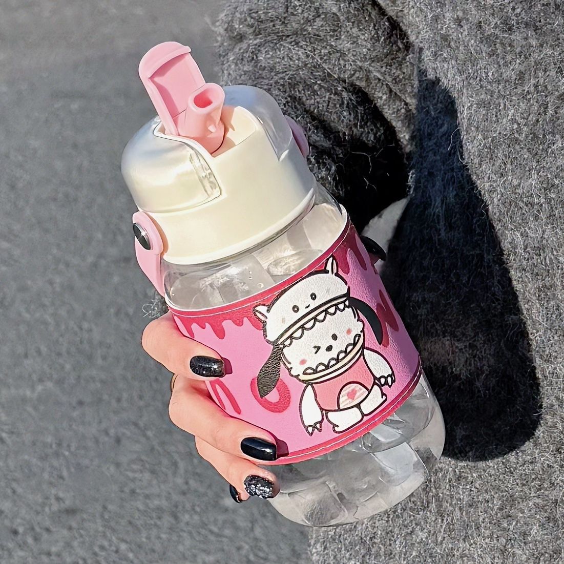 Cute girl straw double drinking cup, high appearance level, portable for work, niche and non-identical cartoon plastic cup details Picture