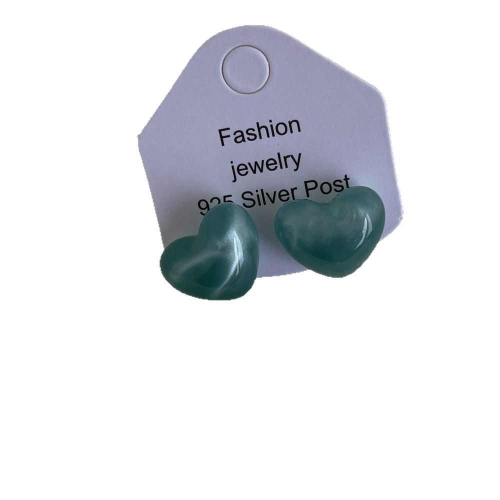 Sweet and elegant dopamine heart-shaped resin stud earrings, fashionable and versatile, the same gradient heart-shaped earrings and earrings as Internet celebrities Item Picture