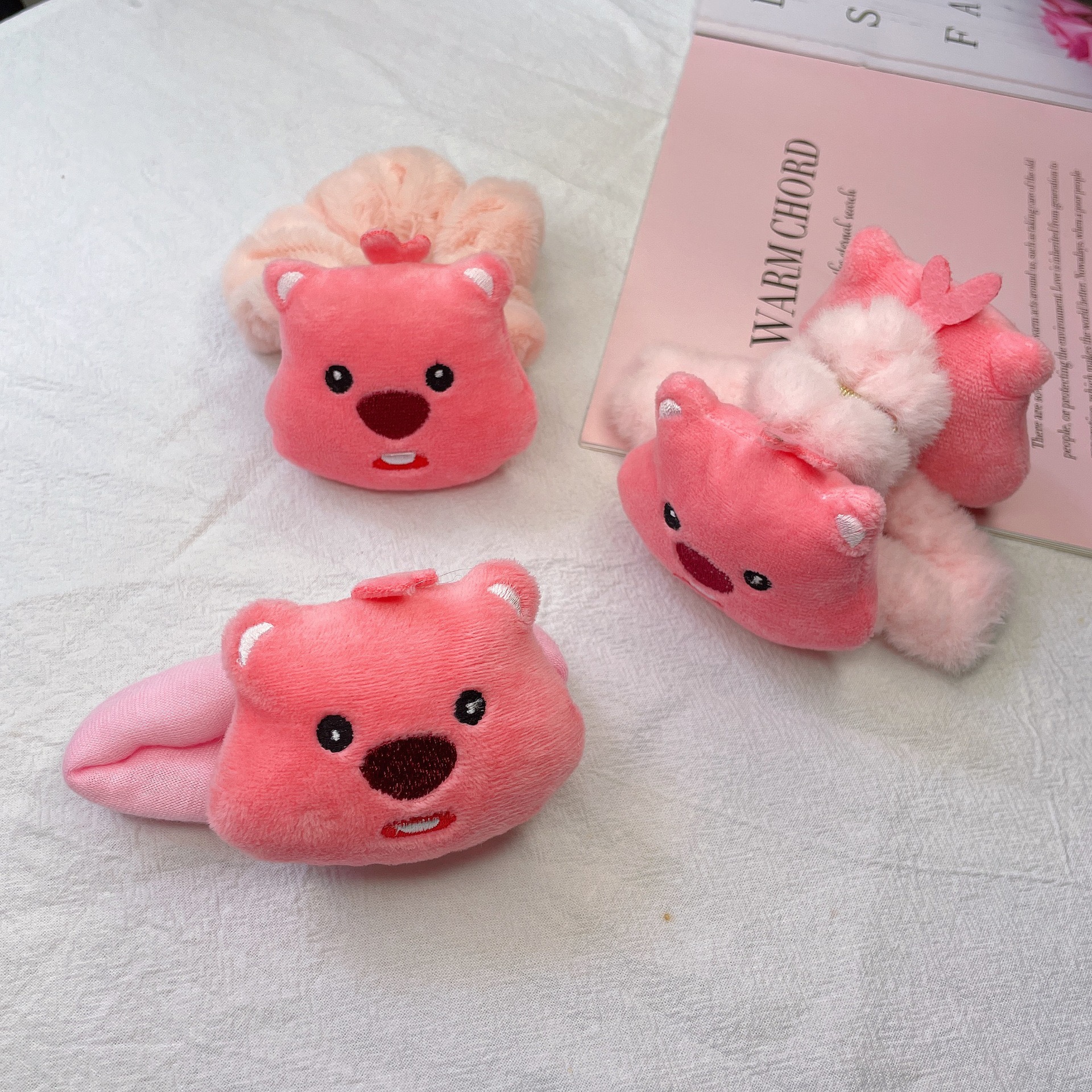 New loopy cute hair band for autumn and winter, plush grab clip, little beaver hair clip, hair tie, break and crush hair clip Specification drawing