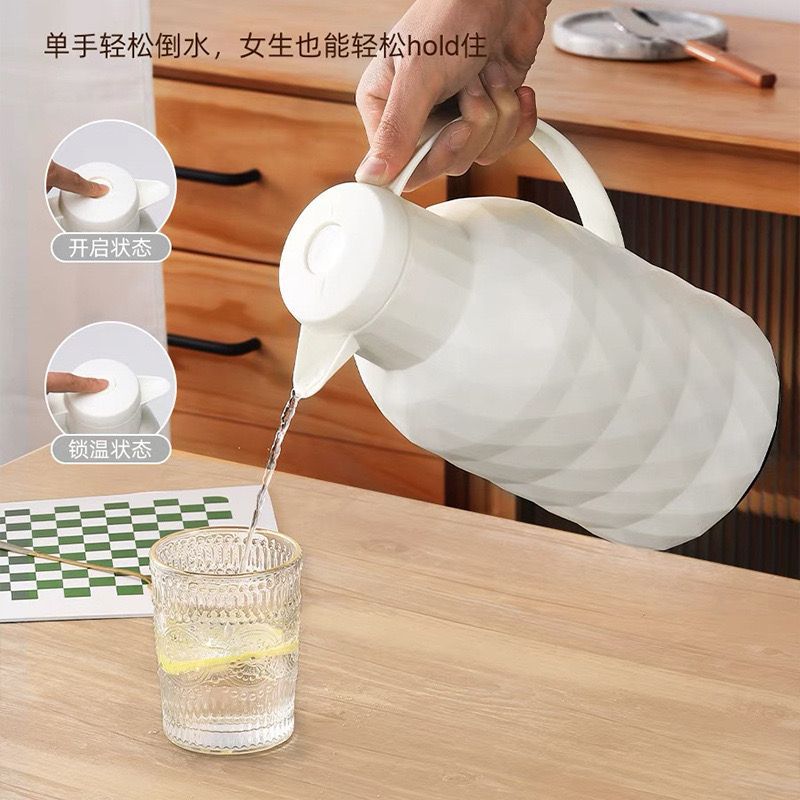 Wholesale of large-capacity lead-free glass inner liner 24-hour insulated dormitory household thermos with lid Application Scenario