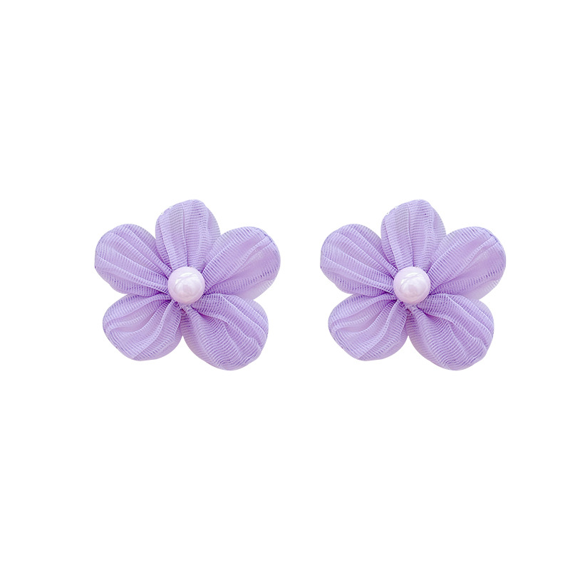 The fabric mesh flower tassel earrings are sweet and fresh, with fashionable and high-end stud earrings. They are versatile and elegant earrings for a young girl Item Picture