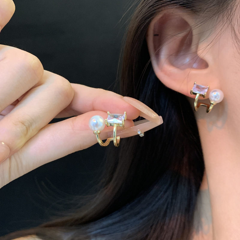 S925 Silver Needle French Chanel-style pearl earrings, fashionable and high-end, individual and simple, zircon stud earrings wholesale details Picture