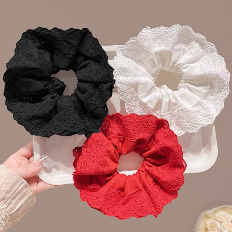 French retro lace large intestine hair band with a high-end female feel, white hollowed-out hair tie, 2025 new style hair tie and headwear full figure