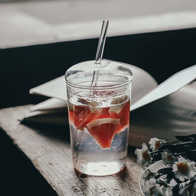 Simple ins large-capacity water cup, glass straw cup with lid, juice drink cup, heat-resistant high borosilicate coffee cup Application Scenario