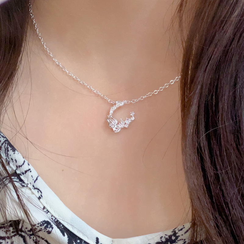 Wholesale of 2024 trendy collarbone chain, niche design, high-end feel, versatile autumn and winter necklaces for women's accessories Specification drawing