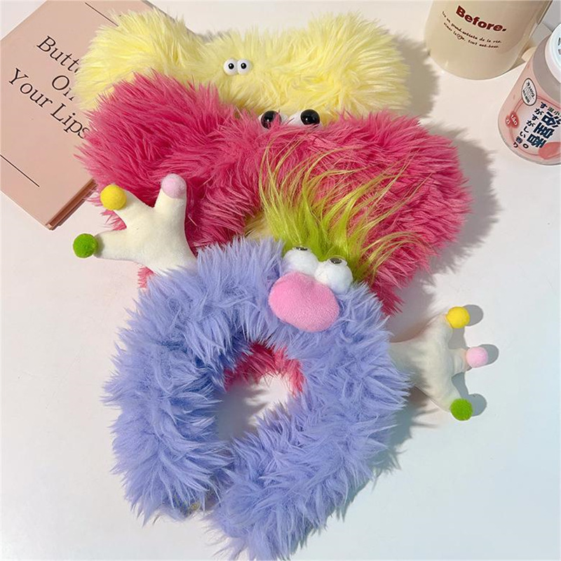 The funny long-haired plush ugly doll hair band is fun and bizarre, with ugly ears that sprout into the hearts of cute girls. It's a hair band and hair accessory Specification drawing