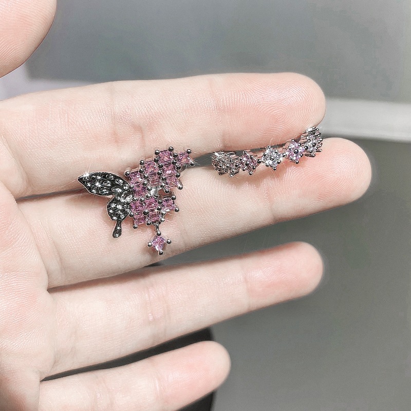 Sweet and cool, light luxury, pleated butterfly pink diamond open ring, women's fashion, niche design sense, trendy and individual, internet-famous ring Application Scenario