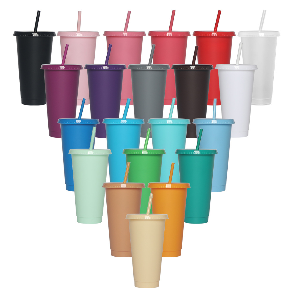 Factory direct sales of 710ML milk tea plastic cups with straws, solid color reusable straw water cups in stock for wholesale full figure