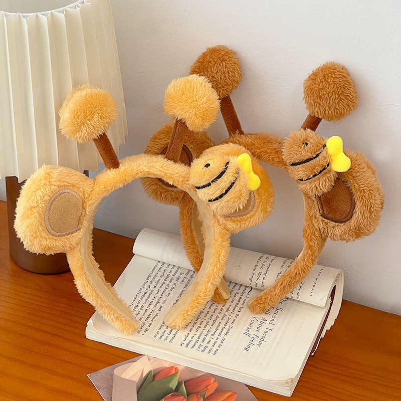 Cute plush bee hair band, cartoon headband, face wash, funny hair clip, adult headwear, children's photo performance hair accessory full figure