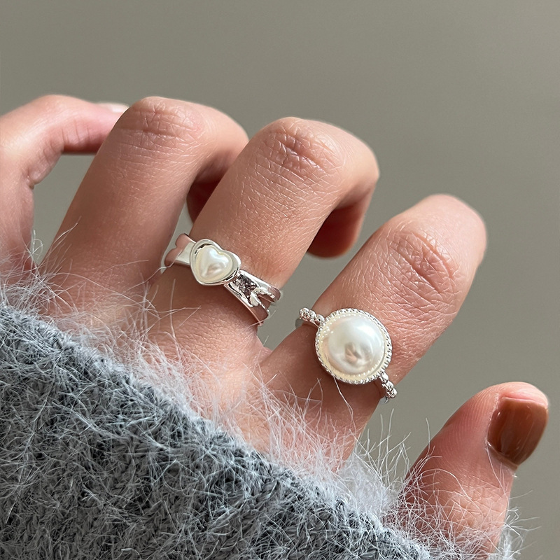 Korean light luxury pearl ring with adjustable opening, high-end and niche design, fashionable index finger ring for women Item Picture