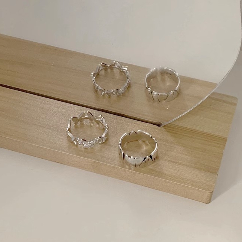 A niche, light luxury, and high-end butterfly opening ring for women on Instagram. It's a simple, individual, and versatile new trend ring details Picture