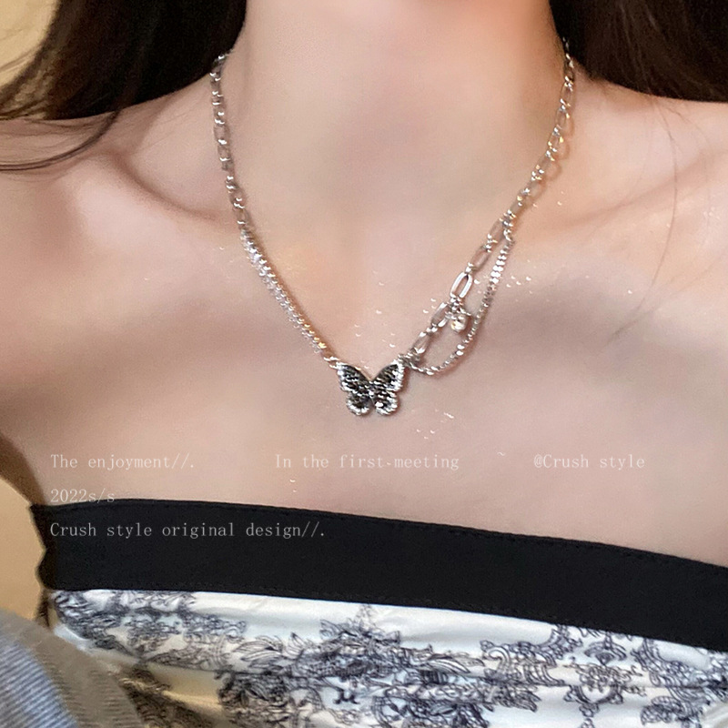 Black Zircon butterfly necklace, sweet and cool girl collarbone chain, 2022 new creative and personalized titanium steel necklace Application Scenario