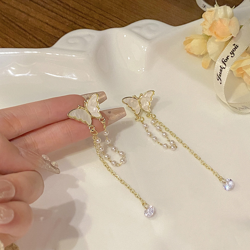 Super fairy mother-of-pearl butterfly tassel earrings for women, 2024 new style, high-end and elegant stud earrings, 925 silver needle earrings Application Scenario