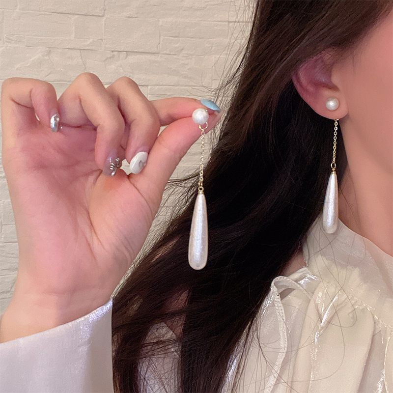 Water drop pearl pendant earrings for women, a new 2025 bestseller, fashionable and light luxury stud earrings, with a unique and high-end look details Picture