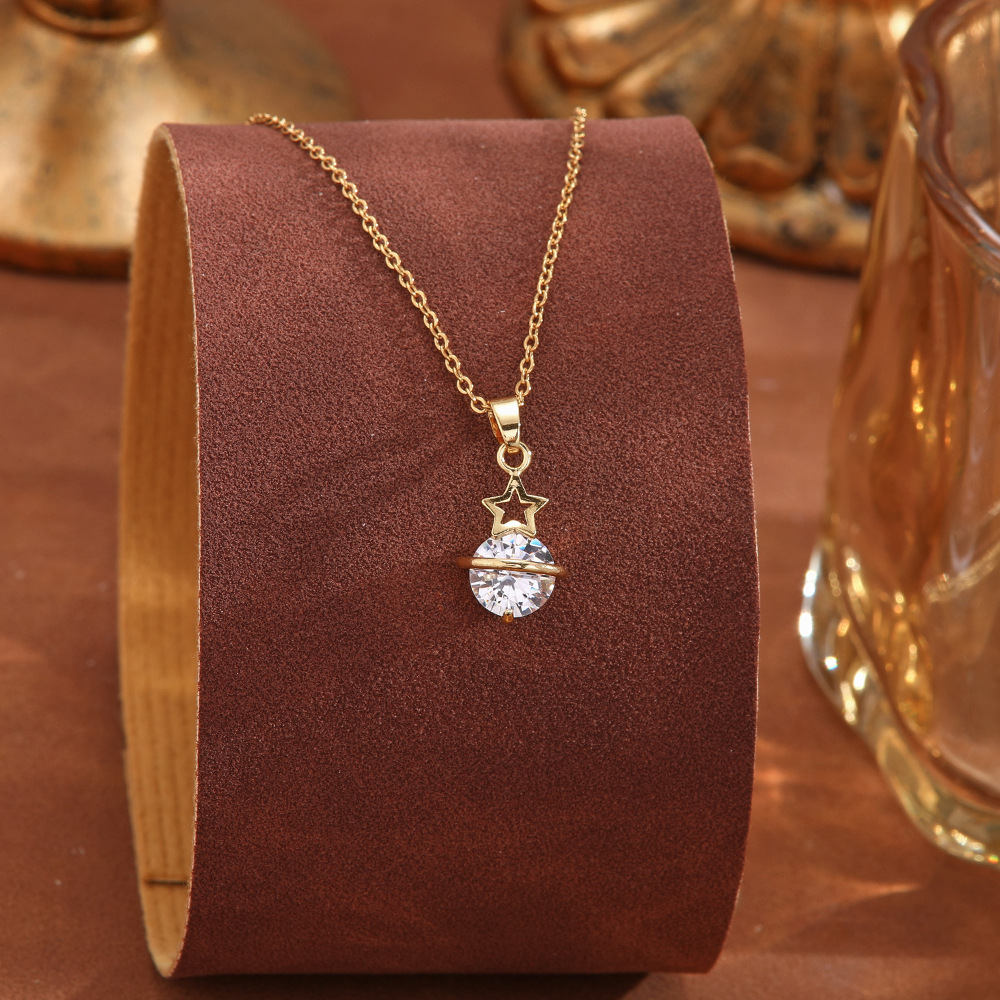 Korean fashionable titanium steel necklace, women's heart-shaped eight-pointed star pendant, versatile necklace, simple and elegant, ins style collarbone chain details Picture