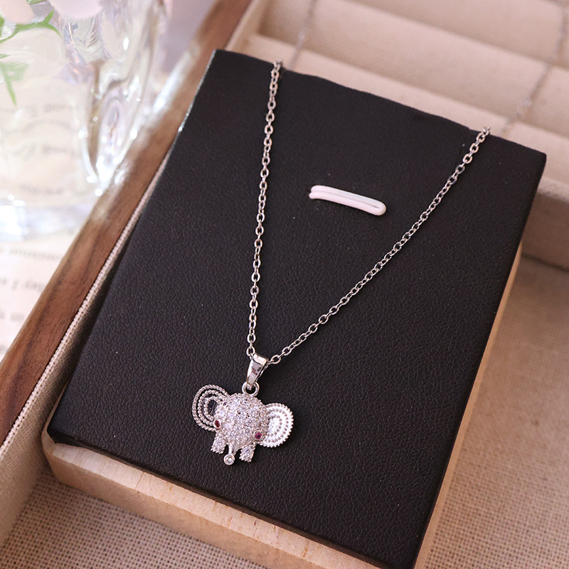 A fashionable and versatile golden auspicious little elephant titanium steel necklace, a light luxury collarbone chain with a unique feminine charm, and a versatile accessory for Internet celebrities Application Scenario