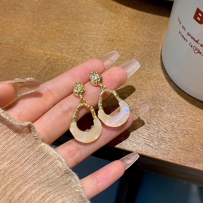 Cold style acrylic resin earrings for women, new 2024 style, elegant metal irregular stud earrings, high-end earrings full figure