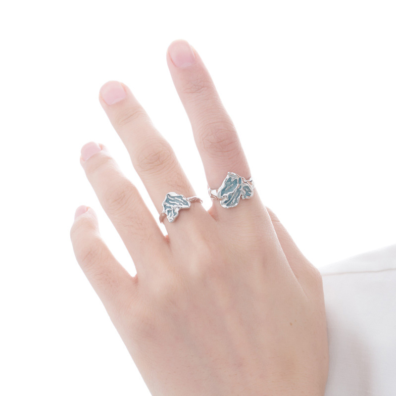 Irregular-textured pleated heart-shaped sea blue glazed open ring for women, a niche design with a cold and simple style full figure