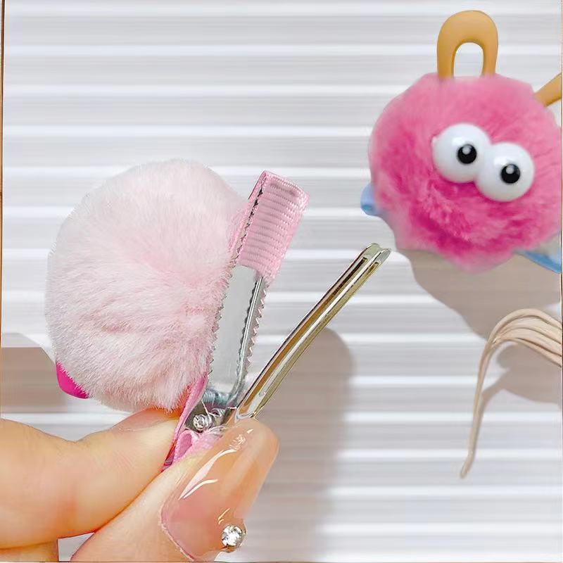 Big eyes, cute ears, pom-pom hair clips, duckbill clips, Korean-style girl's dopamine broken hair, bangs and sweet hair accessories Specification drawing
