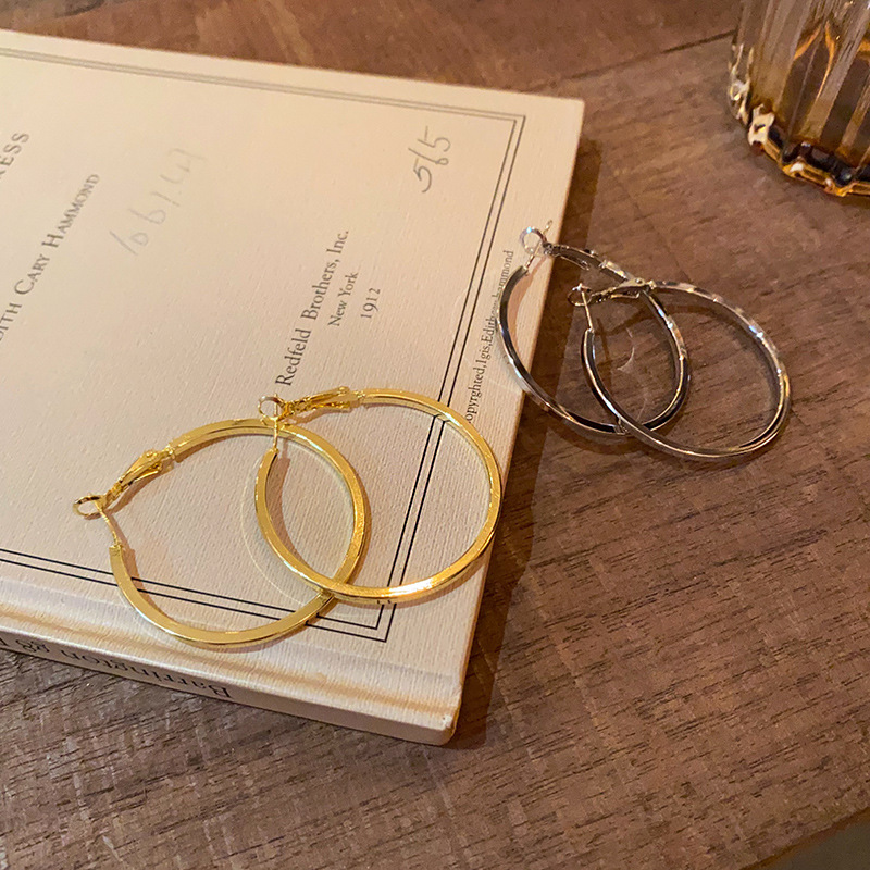 Plain ring earrings for women 2025 New bestsellers, exaggerated large ear rings, niche design, light luxury, unique personality, wholesale of earrings Specification drawing