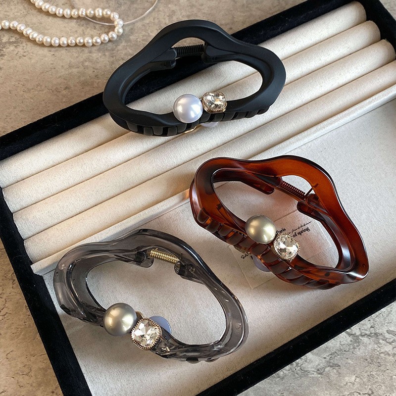 Cloud clip hair accessory, large hair volume, acrylic updo, shark clip, high-end pearl hair clip headwear details Picture