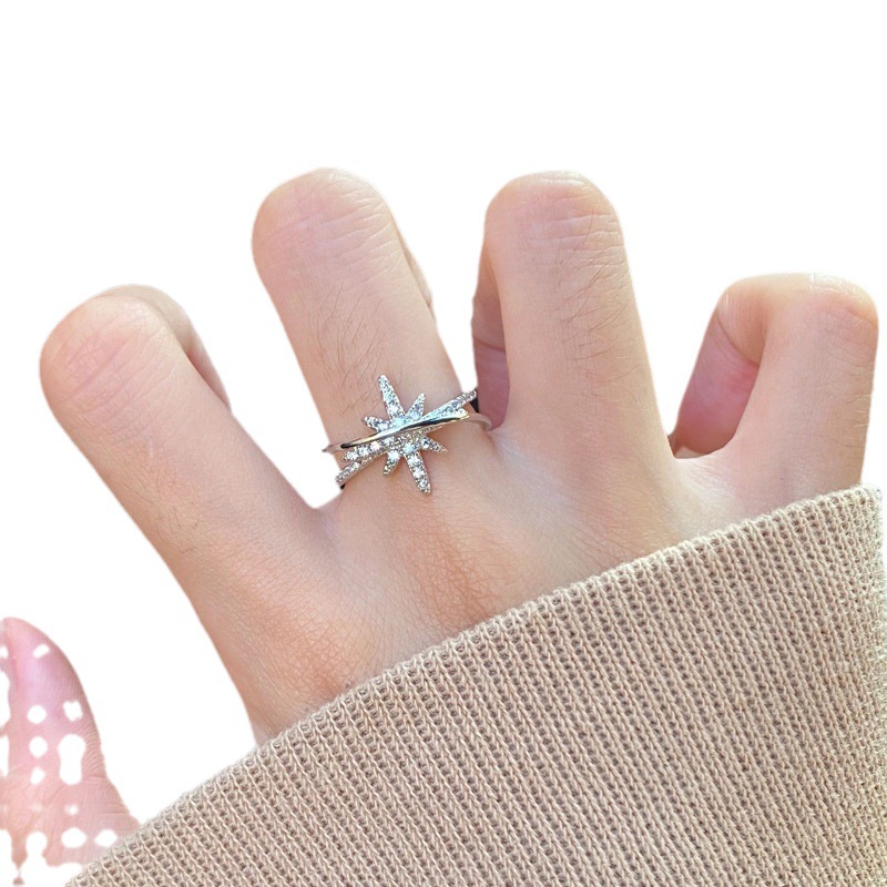 The star-encircled open ring is a versatile and exquisite starlight ring for women. It is an Instagram niche design with a unique and fashionable index finger ring Item Picture
