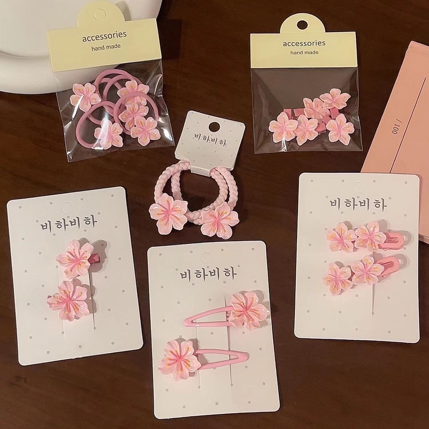Pink cherry blossom rubber band bb clip, cream pink girl's hair clip, hair tie, sweet girl's bangs, side hair clip and hair accessory full figure