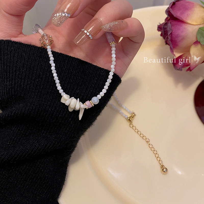 Dopamine sweet and colorful beaded necklace for women, light luxury and niche acrylic crystal collarbone chain, wholesale of popular necklaces details Picture