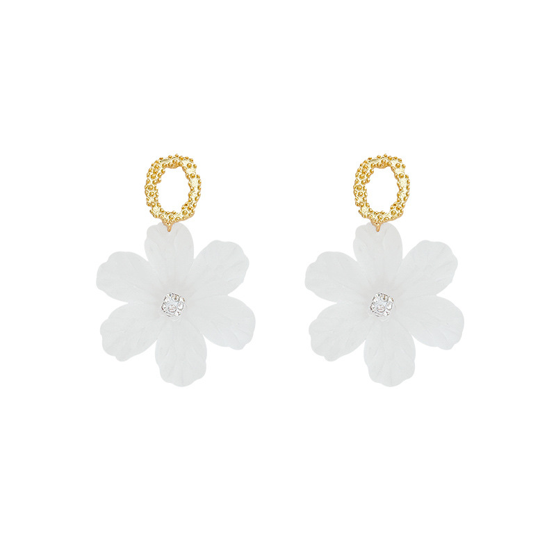 Super fairy-like white flower earrings for women, spring fashion, fresh and delicate floral earrings, versatile and elegant, the same style of earrings as Internet celebrities Item Picture