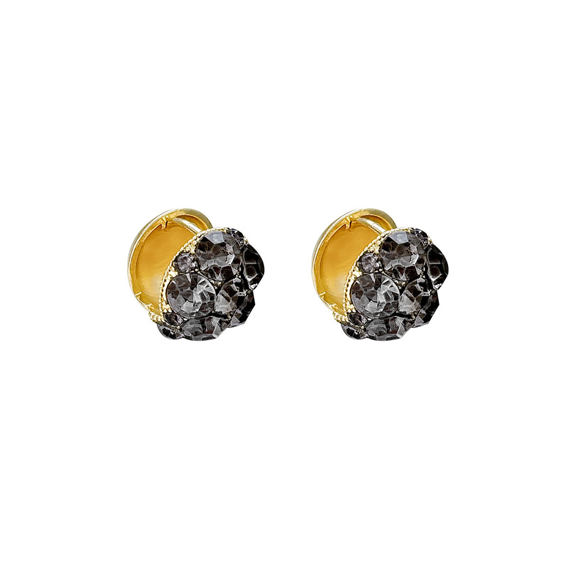 Super sparkling water diamond round stud earrings and ear buckles, Korean style bestsellers for women, light luxury and high-end feel, the same style of earrings and earrings as Internet celebrities wholesale Item Picture
