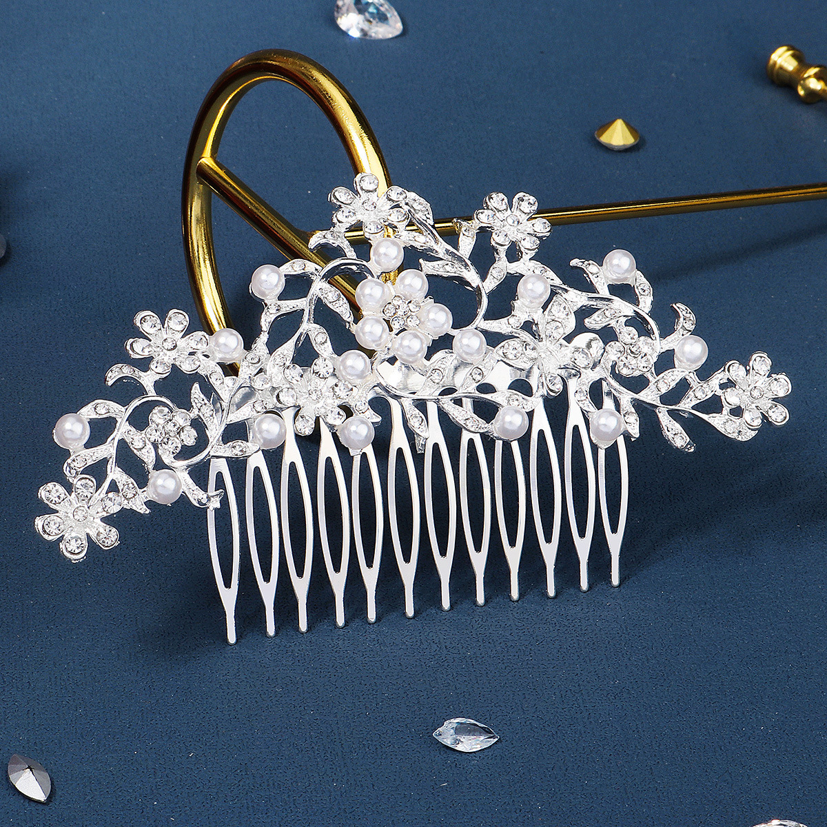 European and American bride accessories, photography and photo accessories, simple pearl hair bun, hair comb, flower water diamond alloy comb details Picture