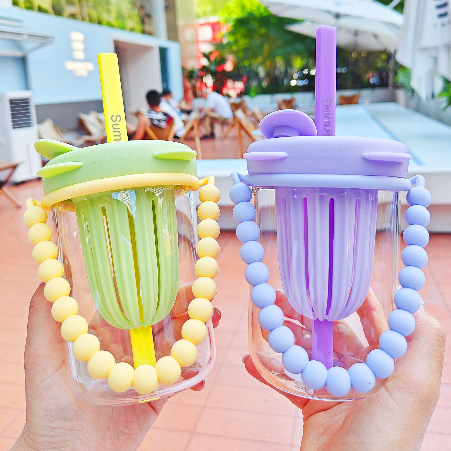 Simple girls' glass cup with tea strainer, summer tea-making straw cup, ins-style student pearl bracelet, office cup full figure