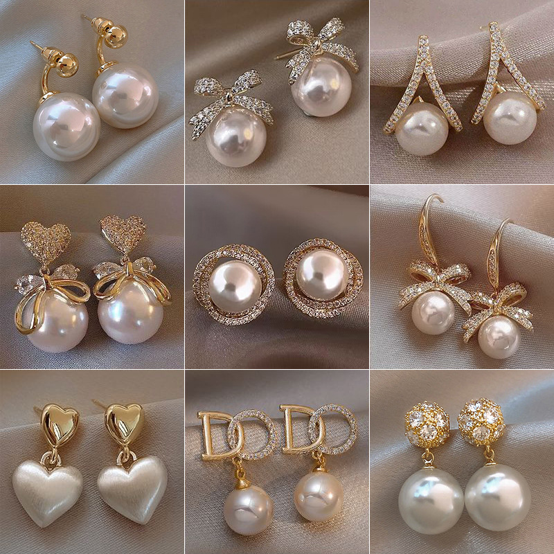 Pearl stud earrings for women, French niche retro design earrings, 2024 new bestsellers, elegant earrings, high-end earrings full figure