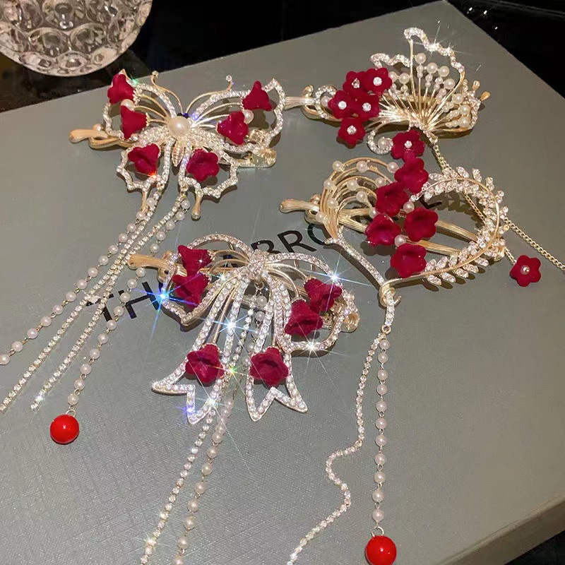 The new lily of the valley tassel twisted hairpin at the back of the head, with a high level of appearance, is a popular one-button, extremely ethereal ancient-style bride's headwear Specification drawing
