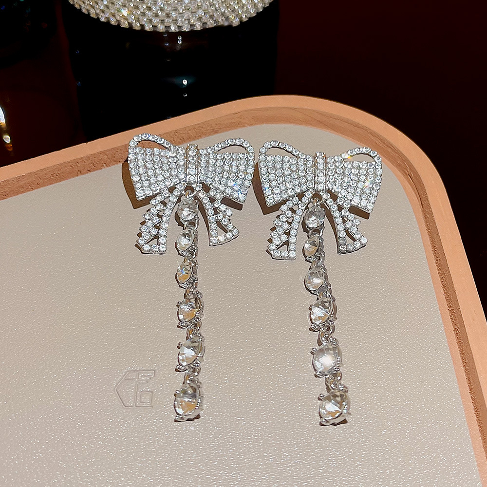 European and American style, exaggerated bow earrings, tassels, high-end feel, super dazzling, full of diamonds, light luxury earrings for socialites wholesale Specification drawing