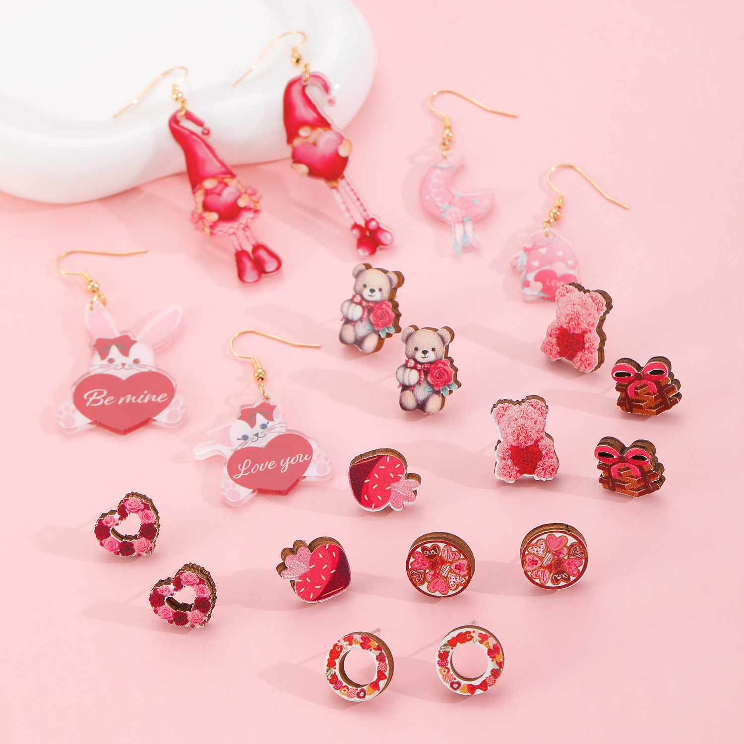 European and American creative and cute acrylic Valentine's Day earrings, a set of female heart-shaped bear, rose, rabbit and wooden stud earrings full figure