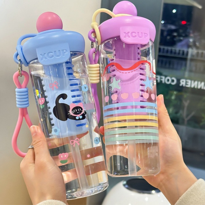 Plastic water cups with high appearance standards, large-capacity portable straw cups for girls, simple summer outdoor high-temperature resistant flower tea cups full figure