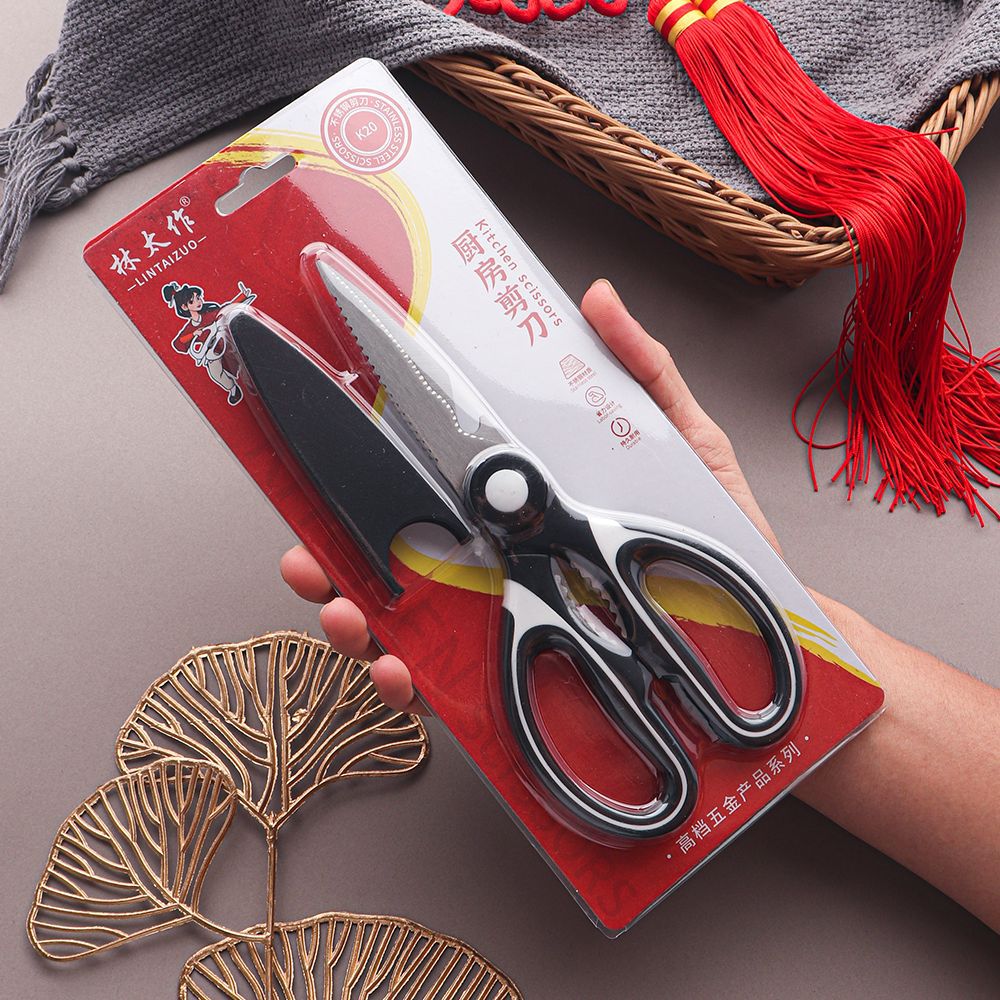Lin Taizuo brand supermarket high-end customized hard card multi-functional kitchen scissors, chicken bone scissors, food and vegetable scissors Application Scenario