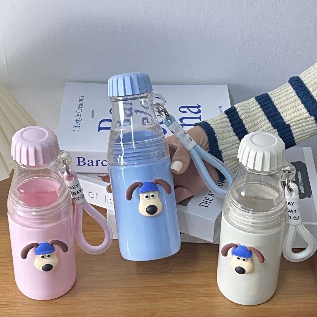 Korean InS-style candy-colored portable water bottle with a detachable handle and a double-section leak-proof plastic water cup on the back details Picture