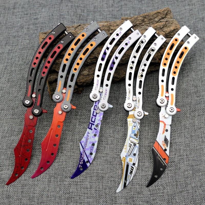 CSGO butterfly knife from the manufacturer, all-steel outdoor folding 3D swing practice, uncut blade freestyle training, titanium alloy curved knife Application Scenario