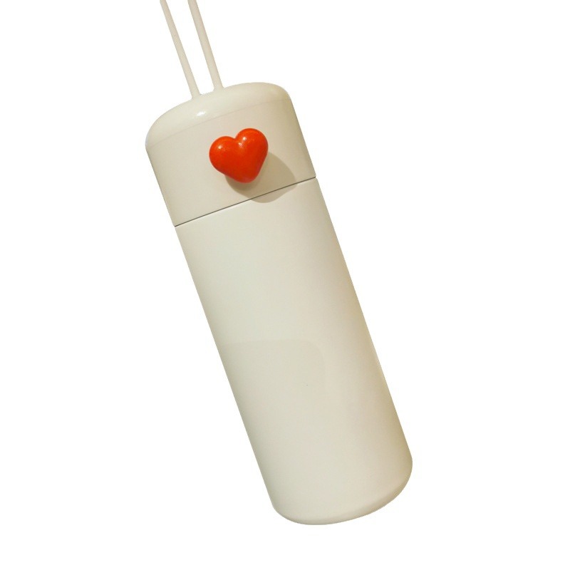 Creative couple's heart-shaped vacuum insulated cup, portable silicone handle, cute 304 stainless steel water cup for students Item Picture