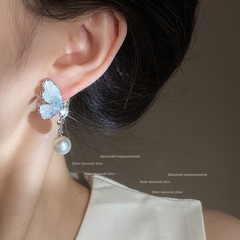 Super ethereal blue butterfly stud earrings for women, high-end and light luxury style earrings, 2025 new fashion, niche and individual earrings Application Scenario