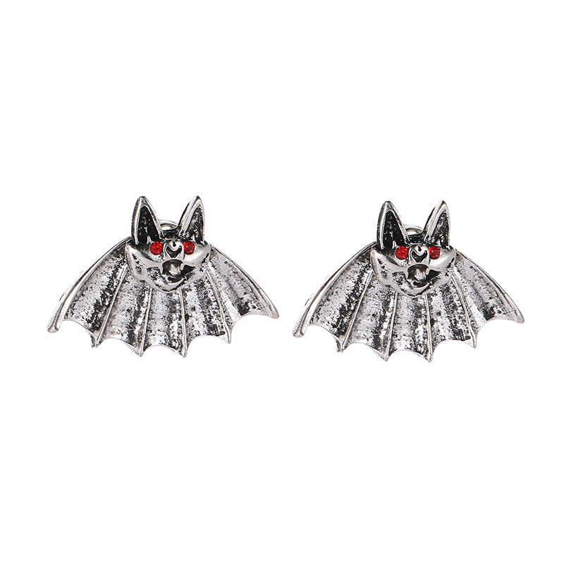 European and American InS-style exaggerated bat stud earrings, female gothic dark alloy three-dimensional animal earrings, Halloween earrings Item Picture