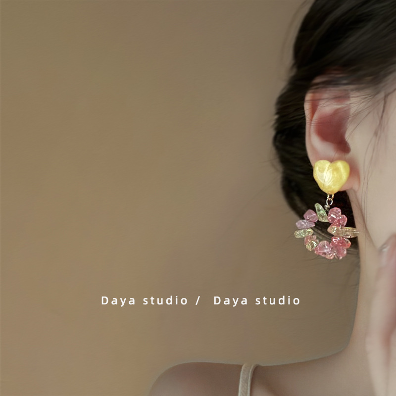 Summer by the seaside, super fairy-like French wave-shaped heart-shaped stone earrings, high-end, niche and elegant vacation stud earrings Specification drawing