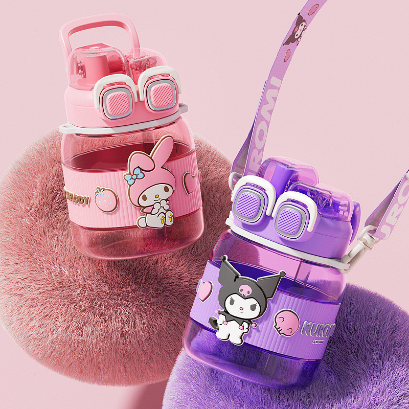 Sanrio officially authorized plastic cups, cartoon square straw cups, large-capacity portable double drinking cups, high appearance level Application Scenario