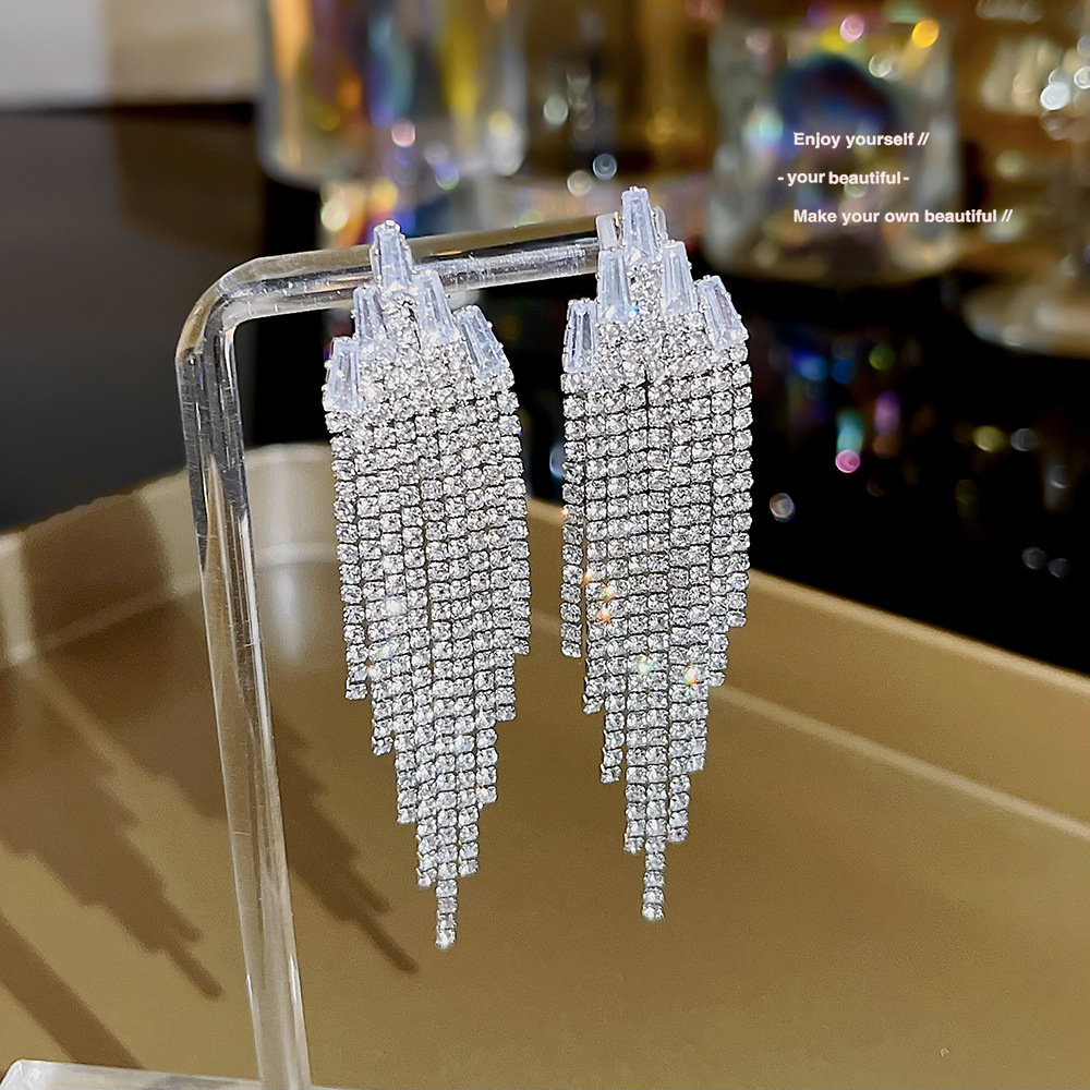European and American best-selling geometric exquisite tassel earrings, light luxury and high-end long earrings wholesale, elegant and versatile, stud earrings for women details Picture