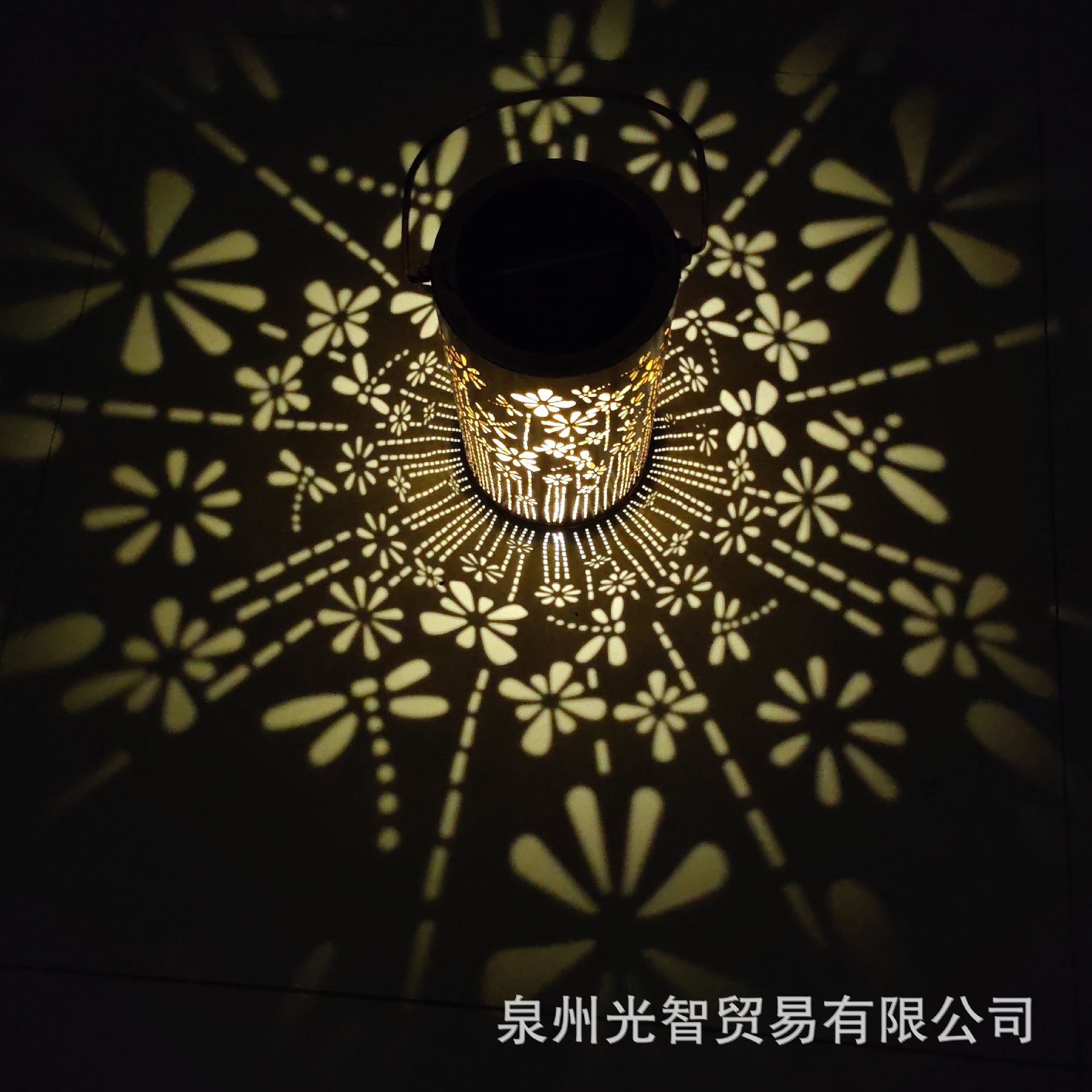 Cross-border solar lamps, ironwork outdoor lamps, courtyard waterproof decoration, balcony night lights, garden atmosphere chandeliers, hollowed-out Specification drawing